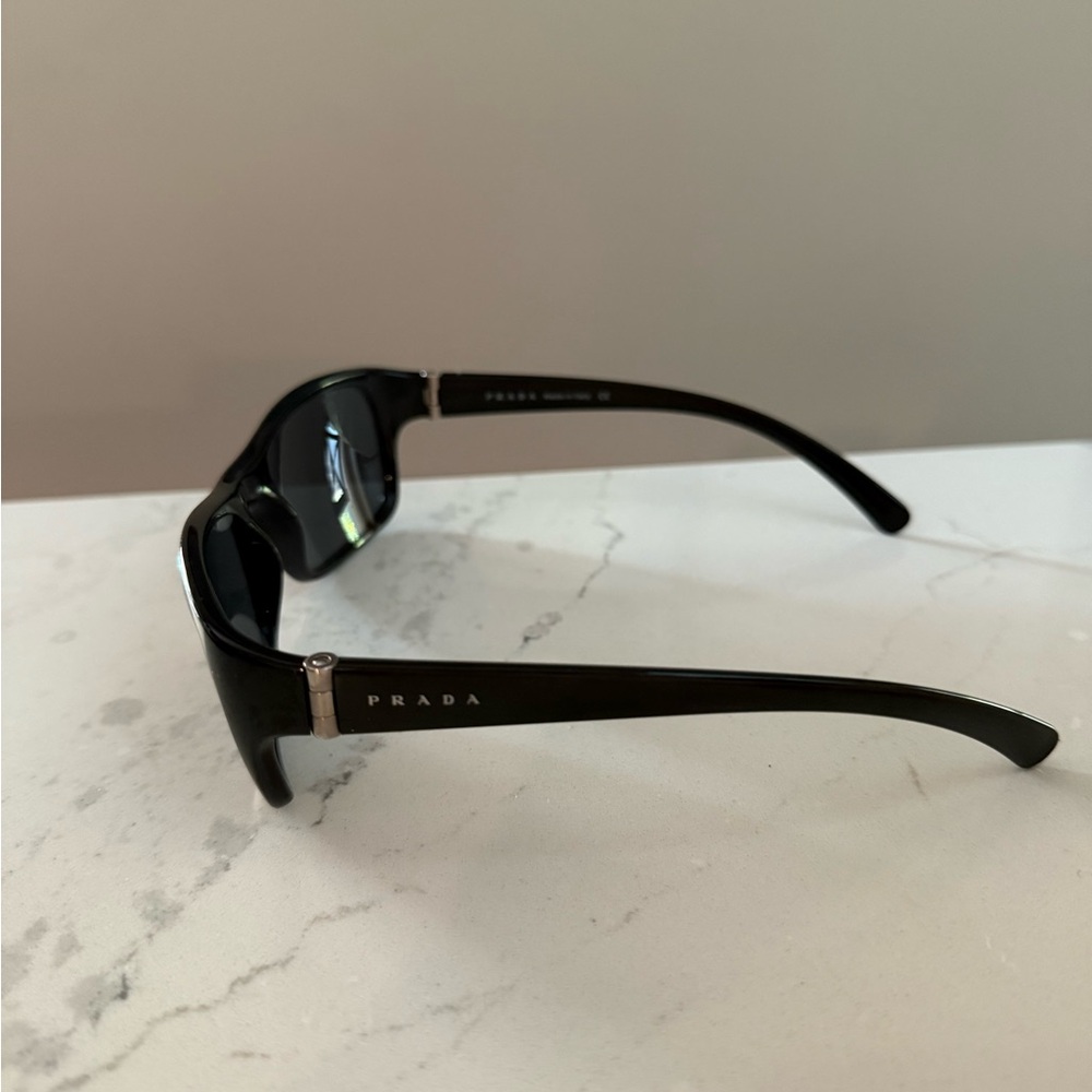 NWOT Prada Black Sunglasses with Case, Box & Authenticity Card - Picture 2 of 12